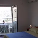 エラ アパート *
